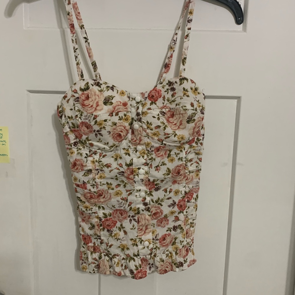 Super cute form fitting floral tank top